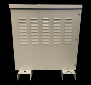 TRANSFORMATEUR TRIPHASE A CAPOT